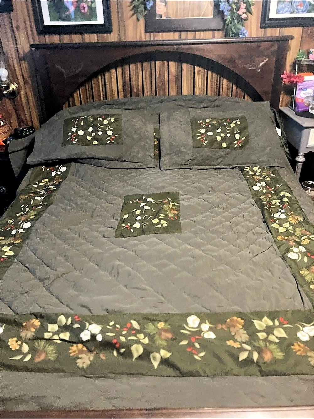 Floral Patchwork Quilt in Green & Gray